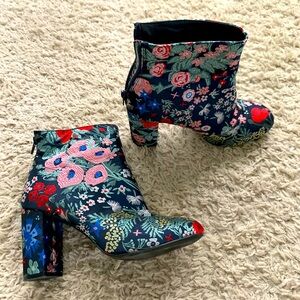 Floral heeled boots